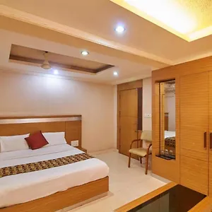 Woods Hotel Thekkady