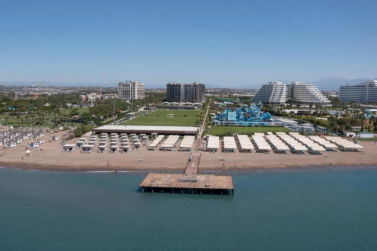 Nirvana Cosmopolitan Antalya Resort