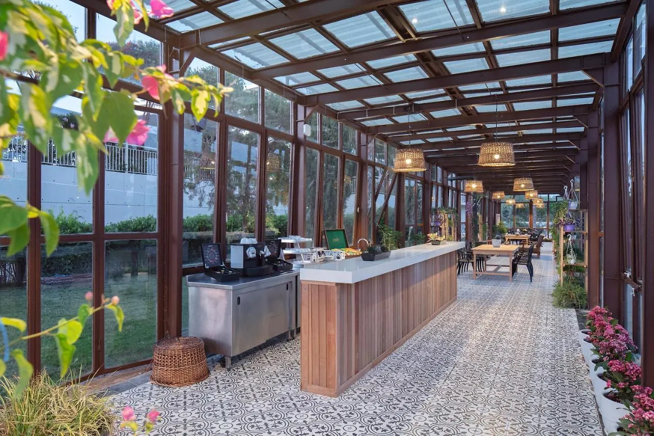 Nirvana Cosmopolitan Hotel - Convention & Sports Center Antalya 5*,  Turecko